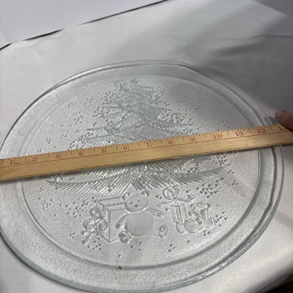 Vintage Clear Glass Christmas Tree‎ Serving Plate With Presents Detail